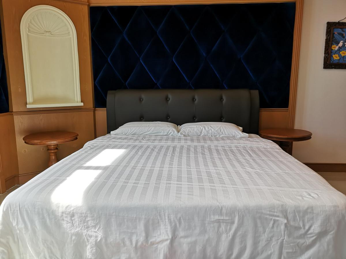 Marina Court Luxury Penthouse Aparthotel Кота Кинабалу Екстериор снимка