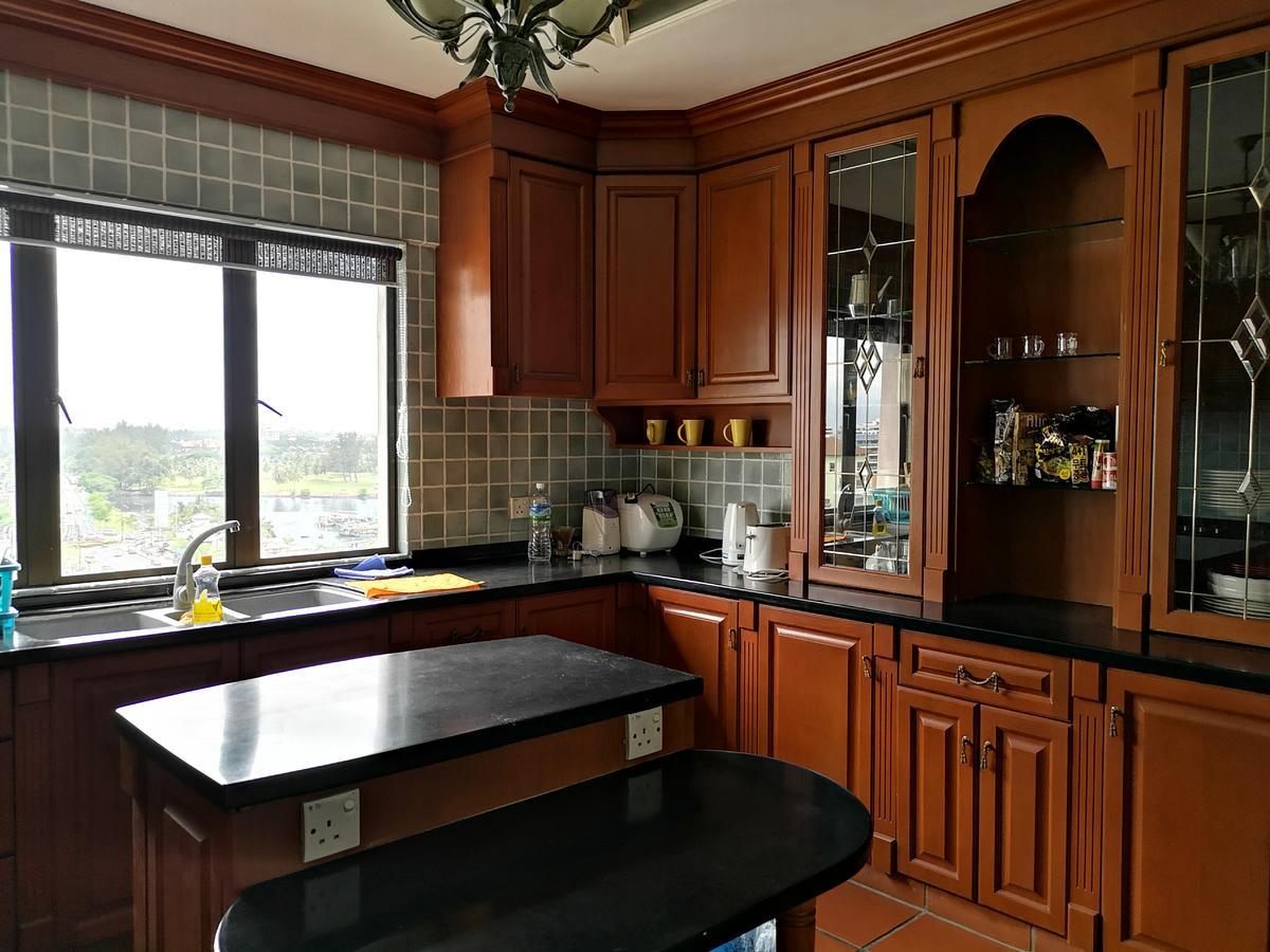 Marina Court Luxury Penthouse Aparthotel Кота Кинабалу Екстериор снимка